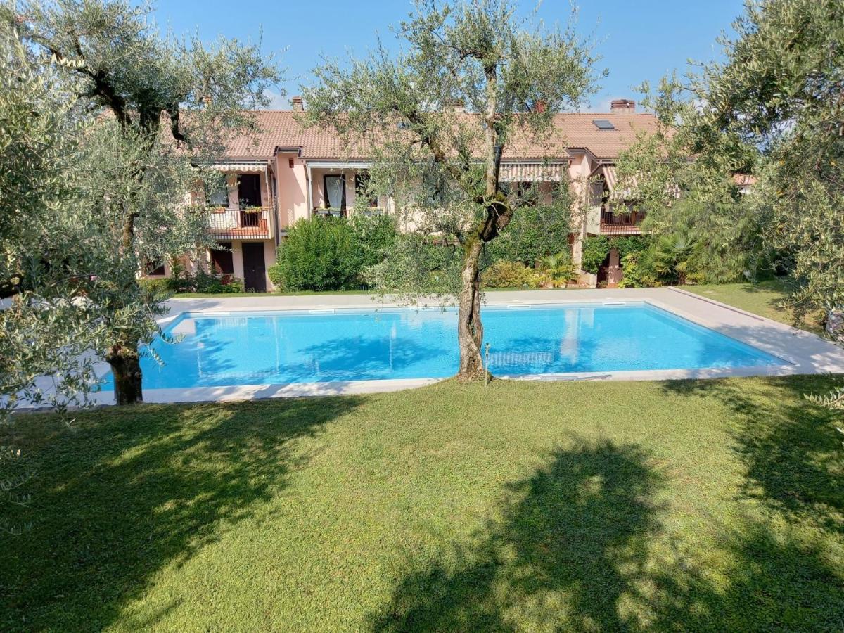Residenza Riviera Degli Olivi Lägenhet Torri Del Benaco Exteriör bild